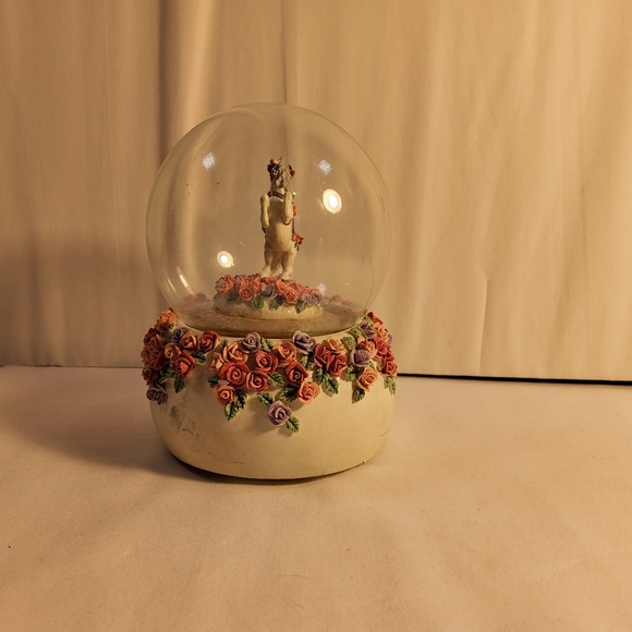 VTG Unicorn Flower Bed Snow Globe & Music Box - Picture 2 of 4